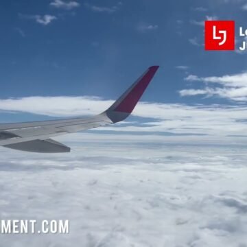 Peaceful In‑Flight Views Over the Clouds (No Talking)